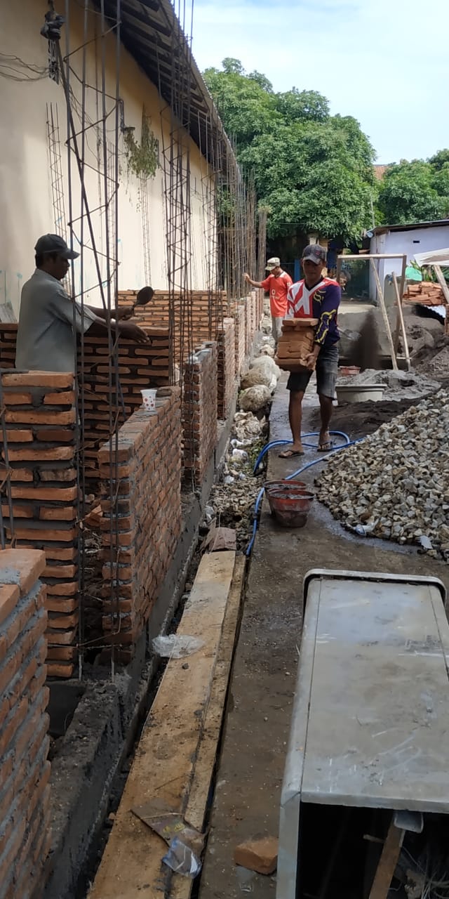  TAHAPAN PEMBANGUNAN KIOS KULINER DESA TENTE CAPAI 50 %